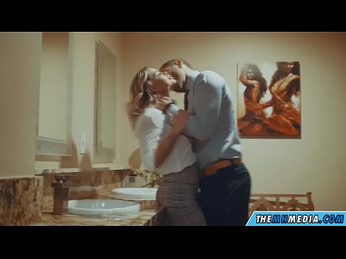 ❤️ Ke hoʻowalewale ʻia ʻoe e kahi blonde busty i kahi lumi hoʻomaha ākea ❤️❌ Russian porn iā mākou haw.sex-porntube.ru ❌️